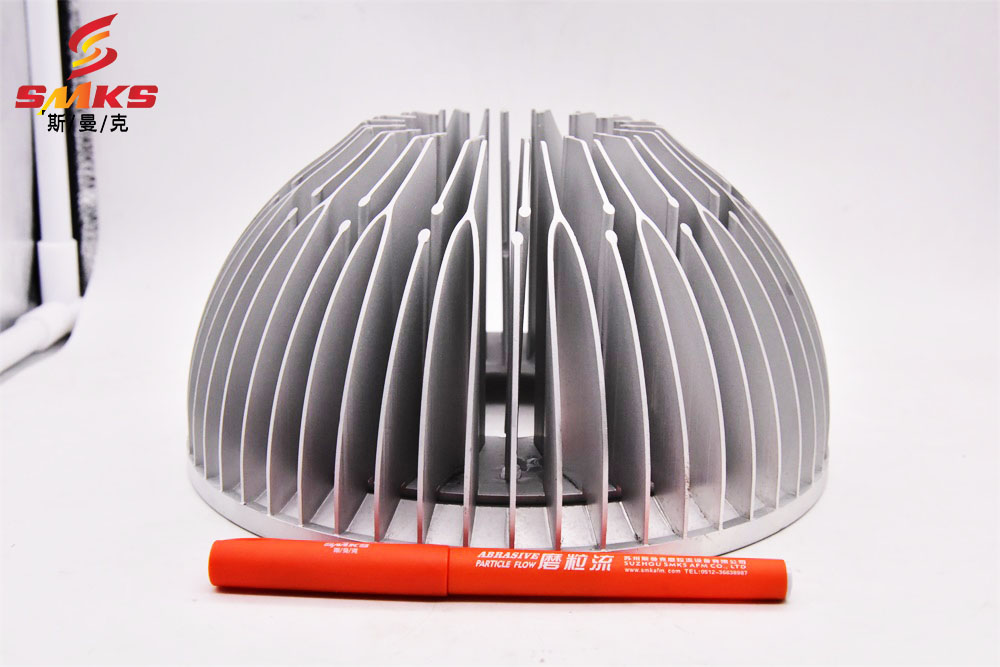 <a href='http://www.excellmobile.com' target='_blank'><u>流體拋光機</u></a>