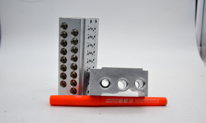 閥體<a href='http://www.excellmobile.com' target='_blank'><u>交叉孔去毛刺</u></a>，是令人十分苦惱的事情。一來閥體交叉孔多，二來交叉孔毛刺不像表面毛刺那樣容易接觸，所以，如果用人工對閥體<a href='http://www.excellmobile.com' target='_blank'><u>交叉孔去毛刺</u></a>，十分緩慢。